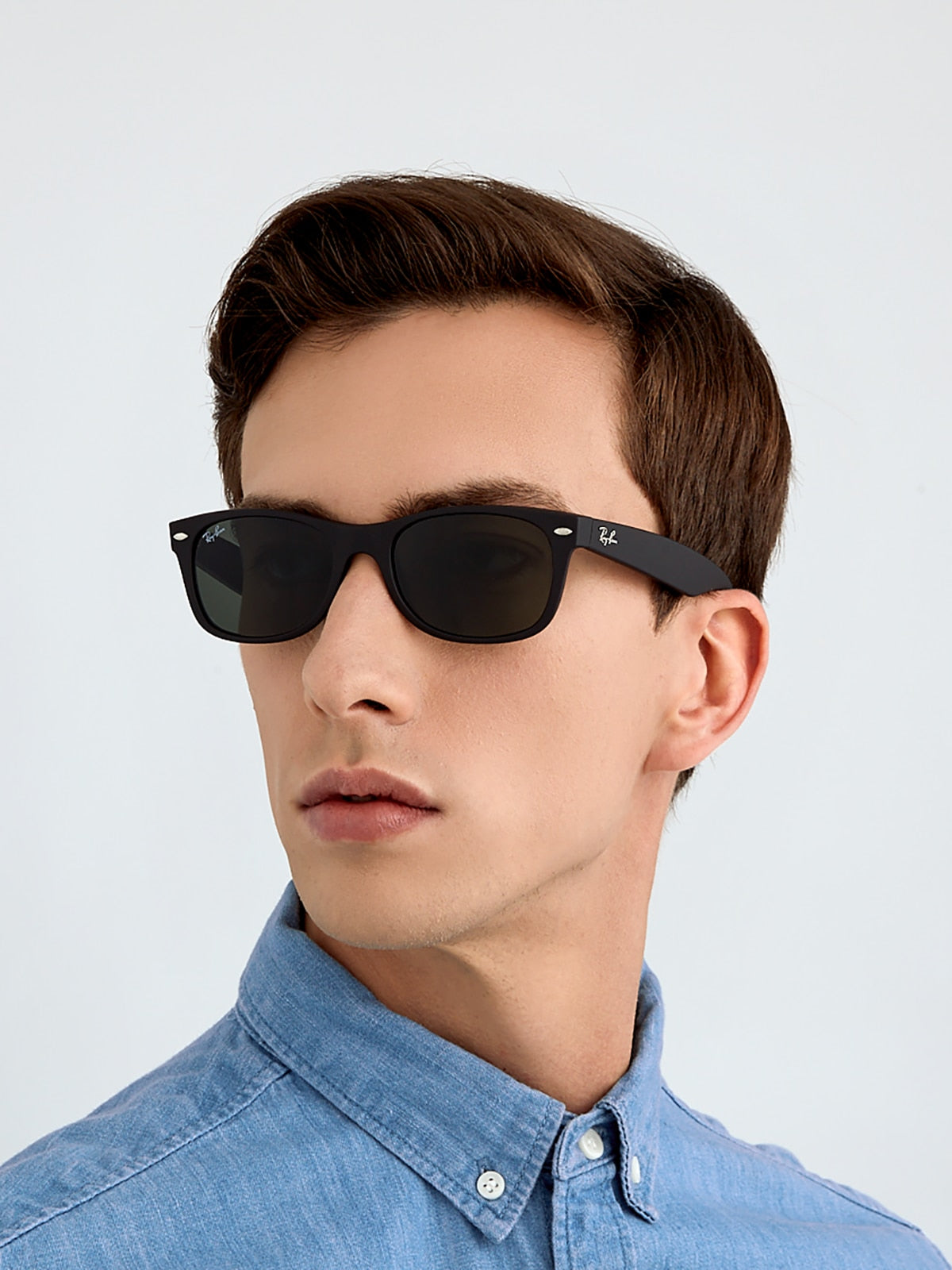 Ray-Ban RB2132 New Wayfarer Classic