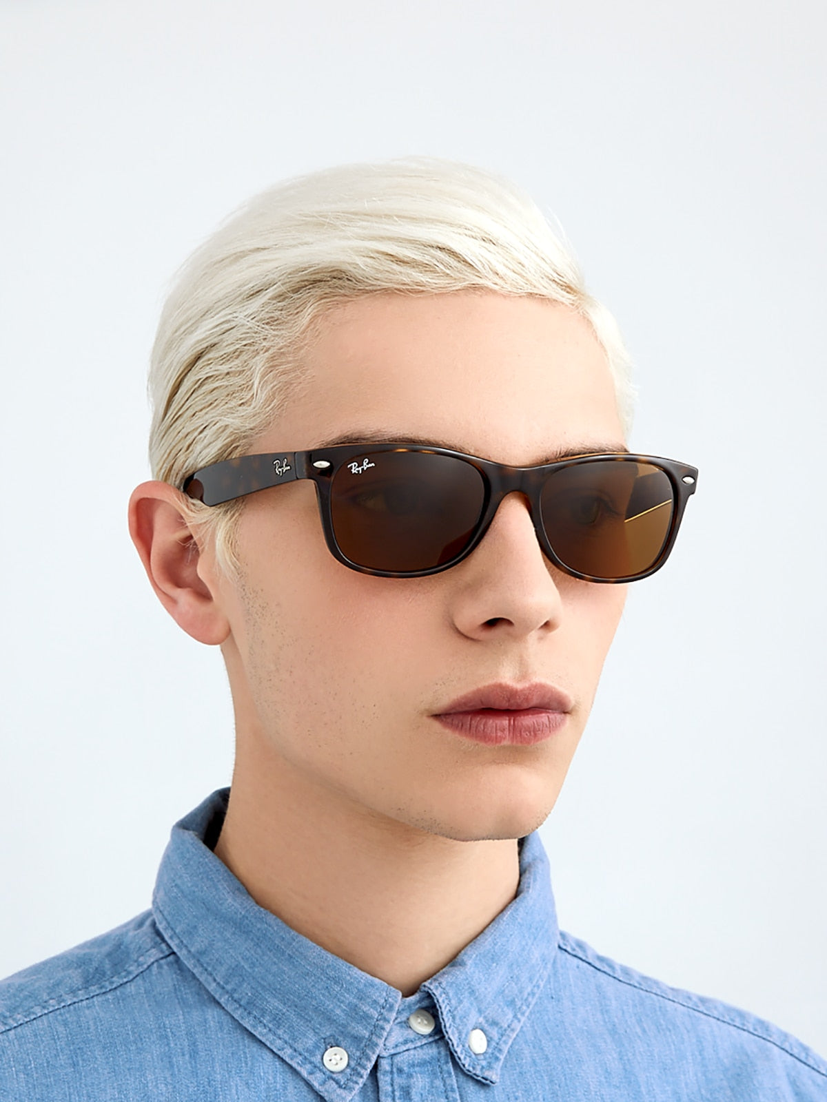 Ray-Ban RB2132 New Wayfarer Classic